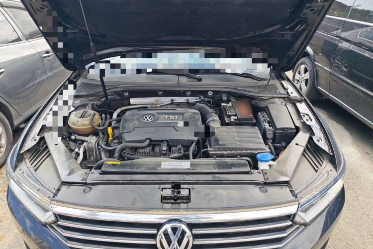 Used Volkswagen Magotan 2017 330TSI DSG Luxury Model Engine Bay