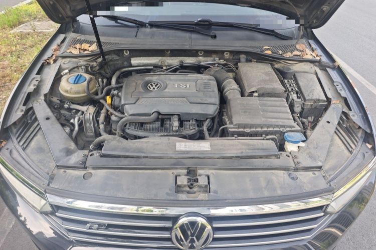 Used Volkswagen Magotan 2017 330TSI DSG Luxury Model Engine Bay