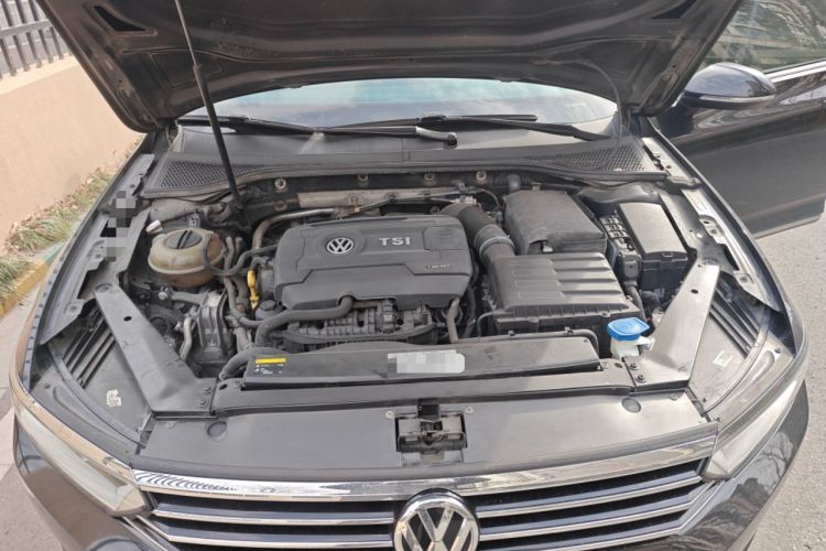 Used Volkswagen Magotan 2017 380TSI DSG Luxury Model Engine Bay