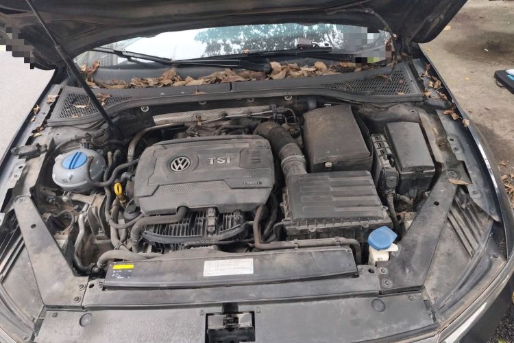Used Volkswagen Magotan 2017 330TSI DSG Luxury Model Engine Bay