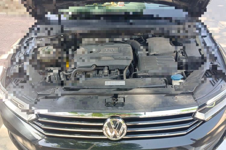 Used Volkswagen Magotan 2017 330TSI DSG Luxury Model Engine Bay