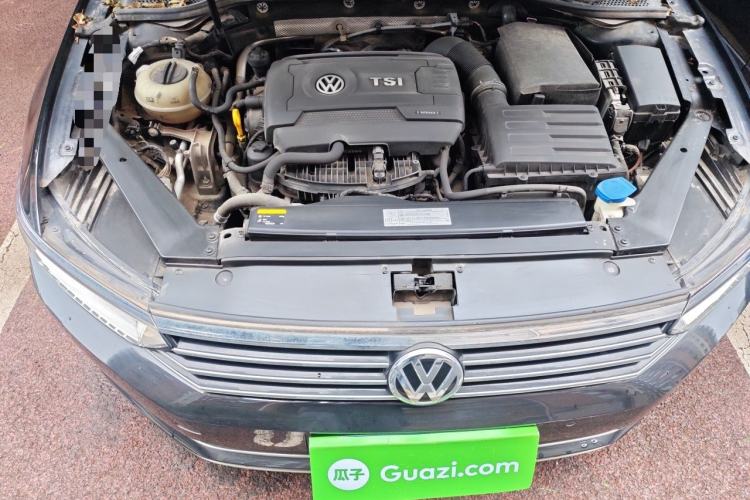 Used Volkswagen Magotan 2017 330TSI DSG Luxury Model Engine Bay