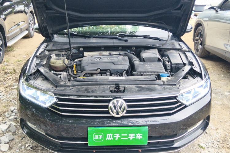Used Volkswagen Magotan 2017 330TSI DSG Leading Model Engine Bay