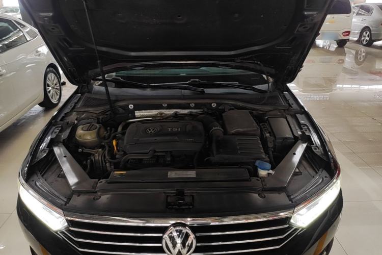 Used Volkswagen Magotan 2017 330TSI DSG Luxury Model Engine Bay