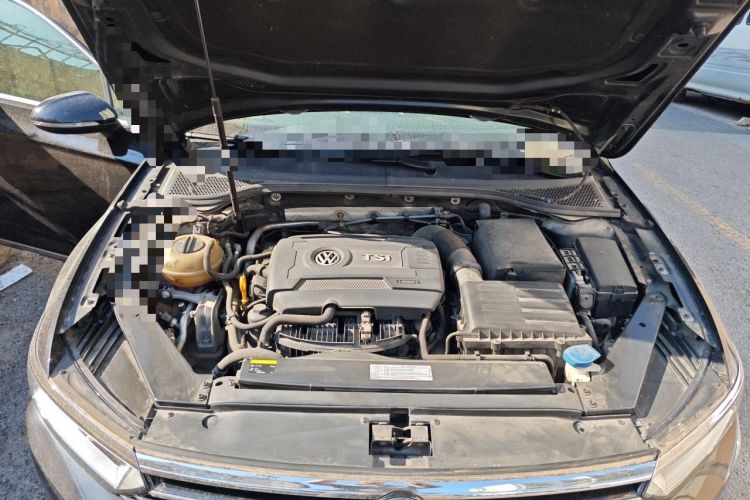 Used Volkswagen Magotan 2017 330TSI DSG Luxury Model Engine Bay