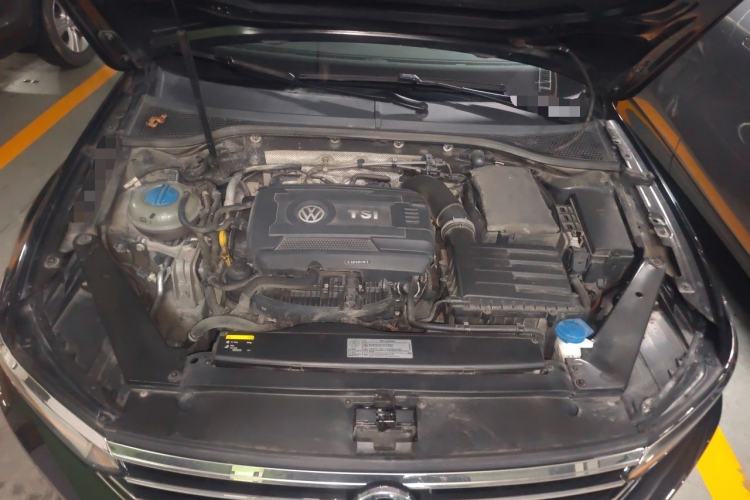 Used Volkswagen Magotan 2017 330TSI DSG Leading Model Engine Bay