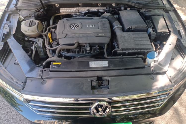 Used Volkswagen Magotan 2017 330TSI DSG Luxury Model Engine Bay