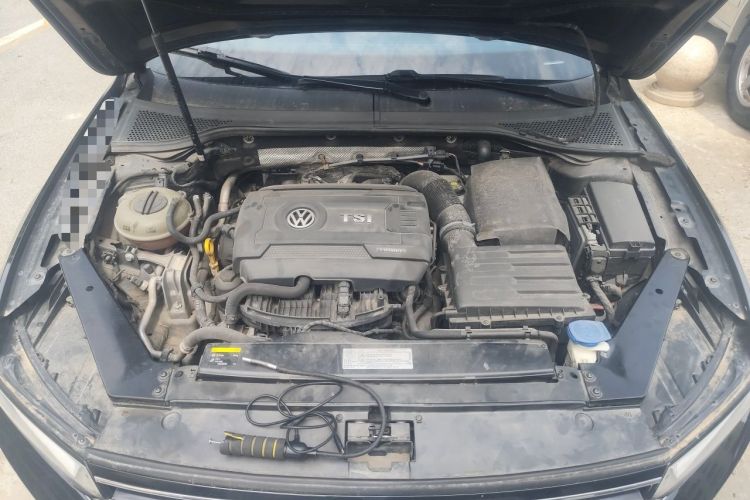 Used Volkswagen Magotan 2017 330TSI DSG Leading Model Engine Bay