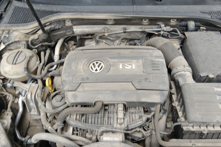 Used Volkswagen Magotan 2017 330TSI DSG Luxury Model Engine Bay
