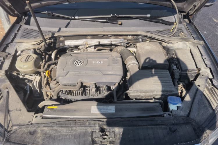 Used Volkswagen Magotan 2017 330TSI DSG Luxury Model Engine Bay