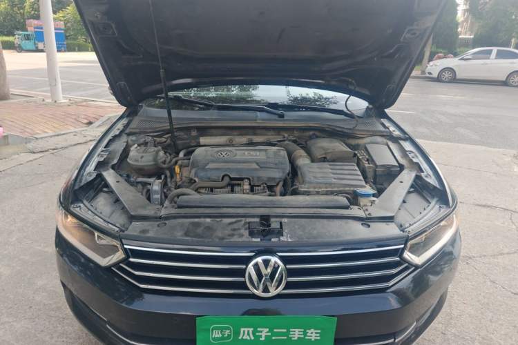 Used Volkswagen Magotan 2017 330TSI DSG Leading Model Engine Bay