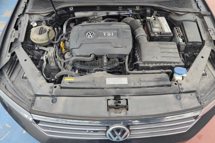 Used Volkswagen Magotan 2017 330TSI DSG Luxury Model Engine Bay