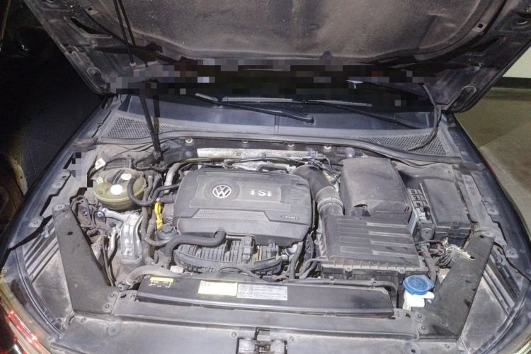 Used Volkswagen Magotan 2017 330TSI DSG Luxury Model Engine Bay