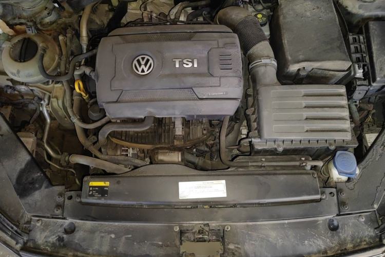 Used Volkswagen Magotan 2017 330TSI DSG Luxury Model Engine Bay