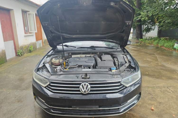 Used Volkswagen Magotan 2017 330TSI DSG Leading Model Engine Bay