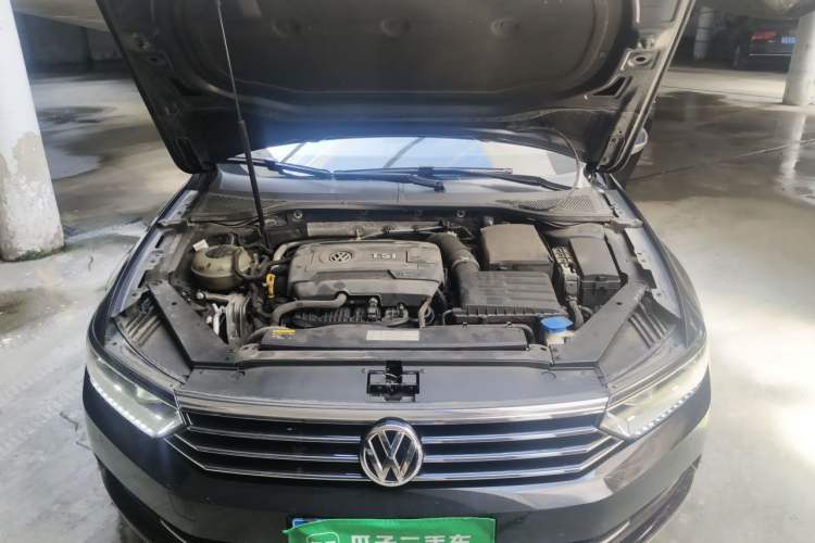 Used Volkswagen Magotan 2017 380TSI DSG Luxury Model Engine Bay