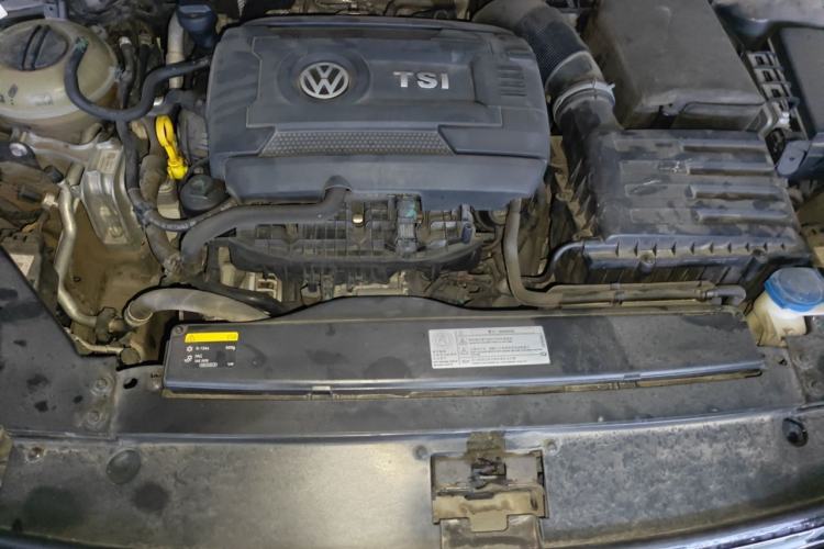 Used Volkswagen Magotan 2017 380TSI DSG Luxury Model Engine Bay