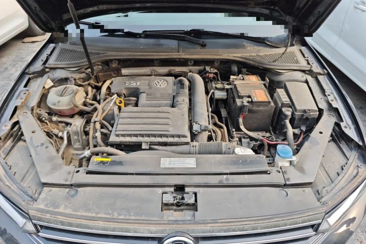 Used Volkswagen Magotan 2017 280TSI DSG Comfort Model Engine Bay