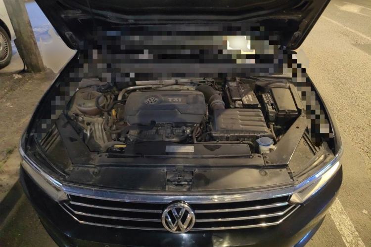 Used Volkswagen Magotan 2017 330TSI DSG Luxury Model Engine Bay