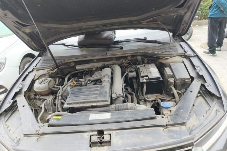 Used Volkswagen Magotan 2017 280TSI DSG Comfort Model Engine Bay
