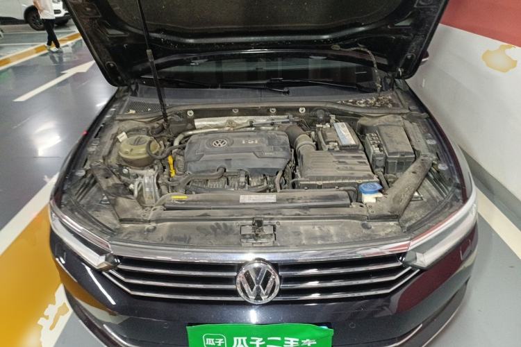 Used Volkswagen Magotan 2017 330TSI DSG Luxury Model Engine Bay