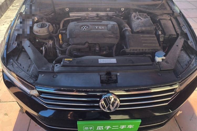 Used Volkswagen Magotan 2017 330TSI DSG Leading Model Engine Bay