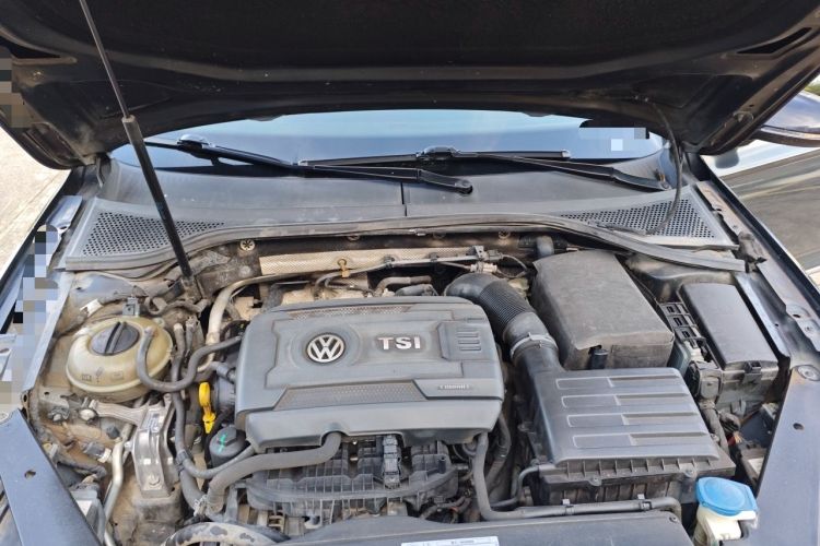 Used Volkswagen Magotan 2017 380TSI DSG Luxury Model Engine Bay