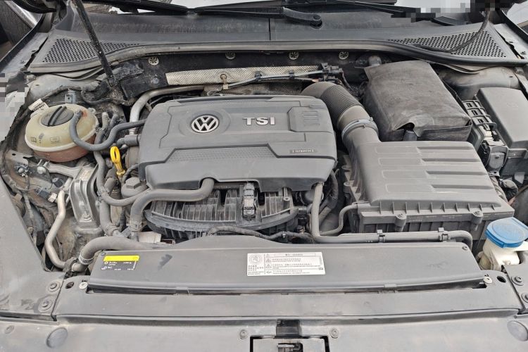 Used Volkswagen Magotan 2017 330TSI DSG Leading Model Engine Bay