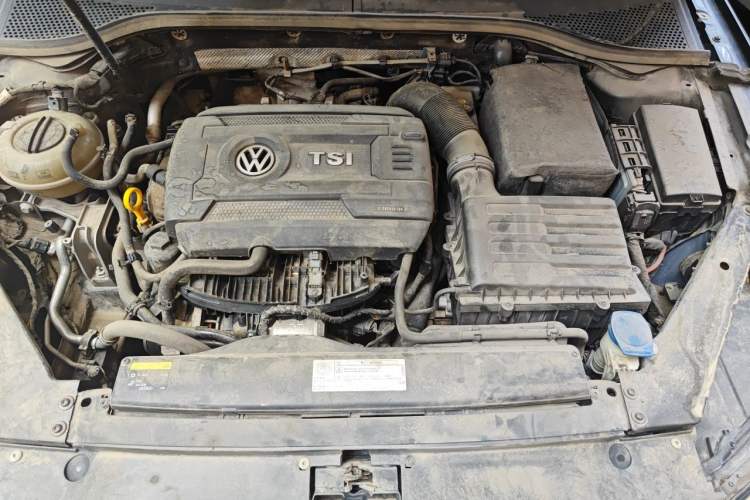 Used Volkswagen Magotan 2017 330TSI DSG Leading Model Engine Bay