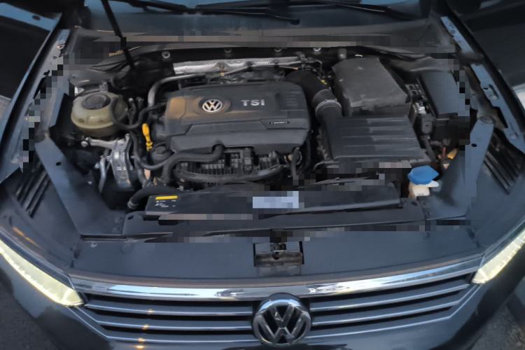 Used Volkswagen Magotan 2017 330TSI DSG Luxury Model Engine Bay