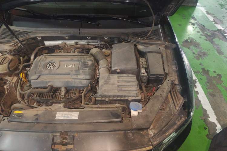 Used Volkswagen Magotan 2017 330TSI DSG Leading Model Engine Bay Left