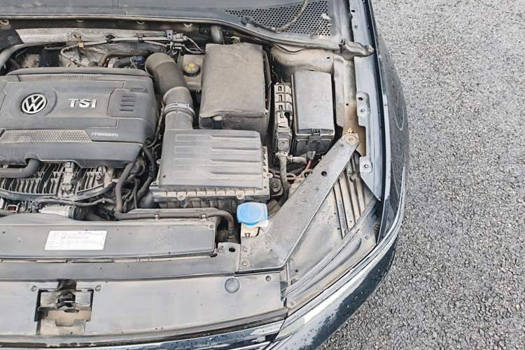 Used Volkswagen Magotan 2017 330TSI DSG Luxury Model Engine Bay Left