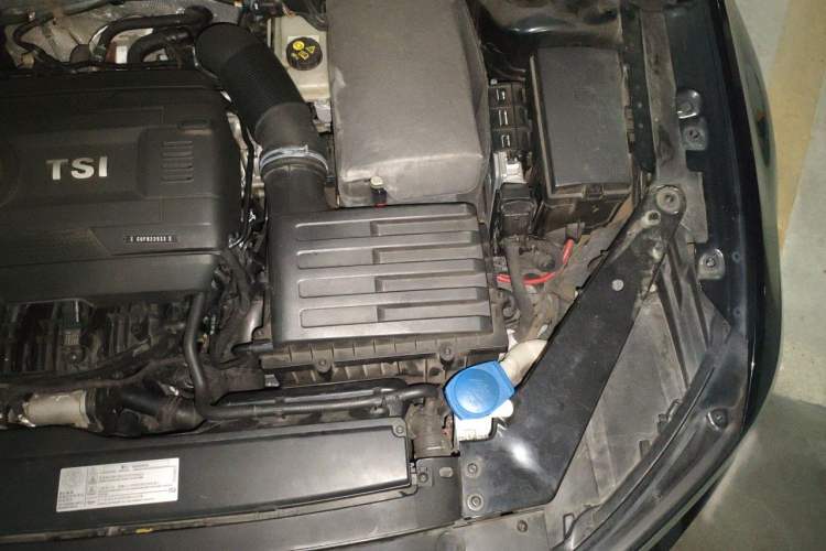 Used Volkswagen Magotan 2017 330TSI DSG Leading Model Engine Bay Left