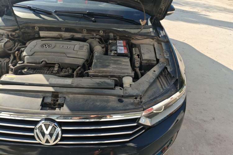 Used Volkswagen Magotan 2017 380TSI DSG Luxury Model Engine Bay Left