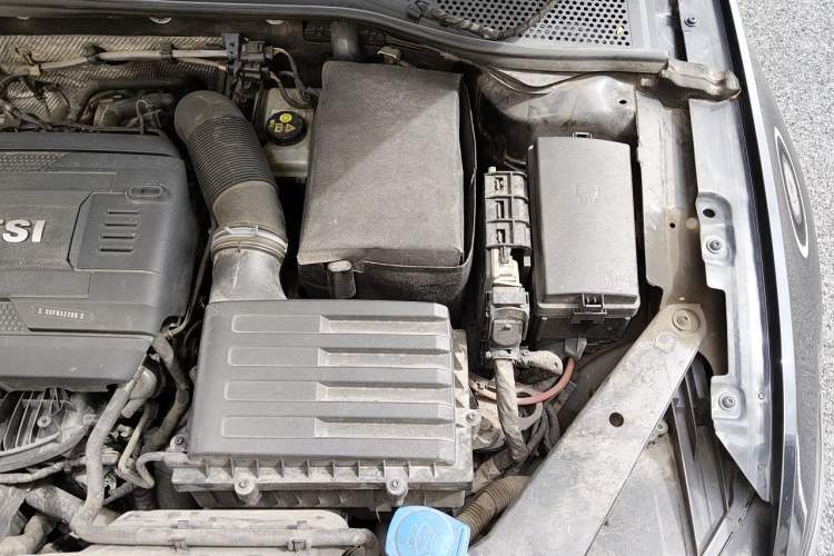 Used Volkswagen Magotan 2017 330TSI DSG Leading Model Engine Bay Left