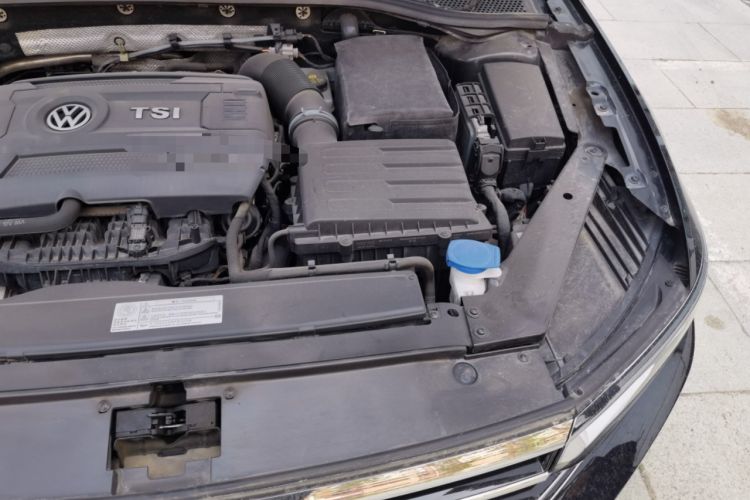 Used Volkswagen Magotan 2017 380TSI DSG Luxury Model Engine Bay Left