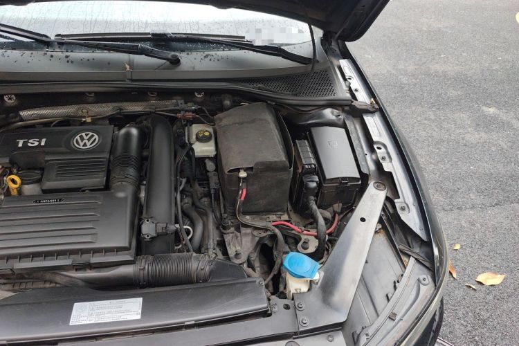 Used Volkswagen Magotan 2017 280TSI DSG Comfort Model Engine Bay Left