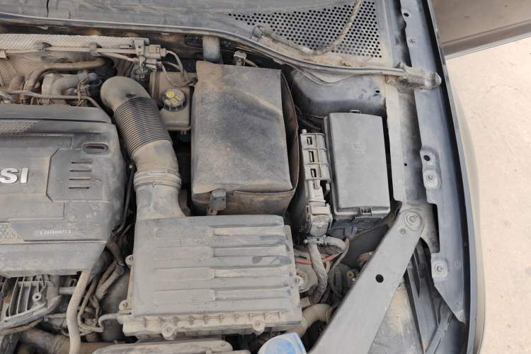 Used Volkswagen Magotan 2017 330TSI DSG Leading Model Engine Bay Left