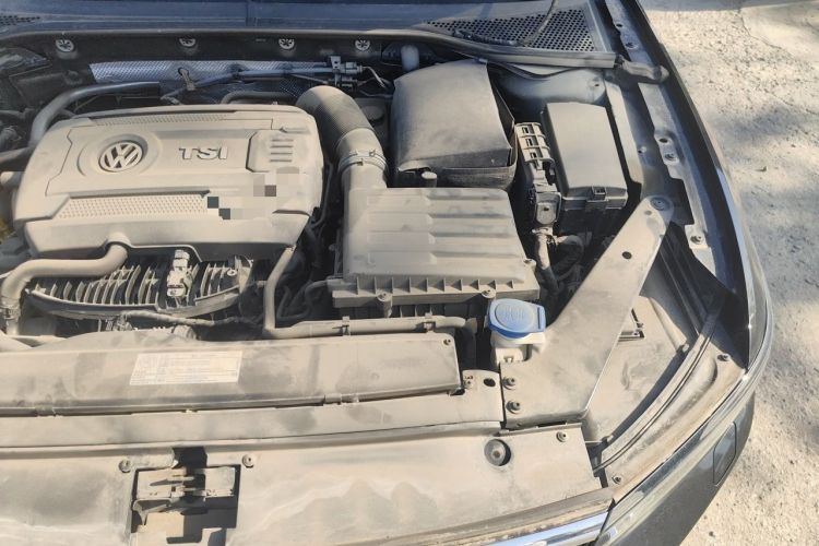 Used Volkswagen Magotan 2017 330TSI DSG Luxury Model Engine Bay Left