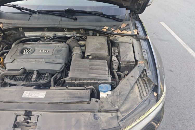 Used Volkswagen Magotan 2017 330TSI DSG Luxury Model Engine Bay Left