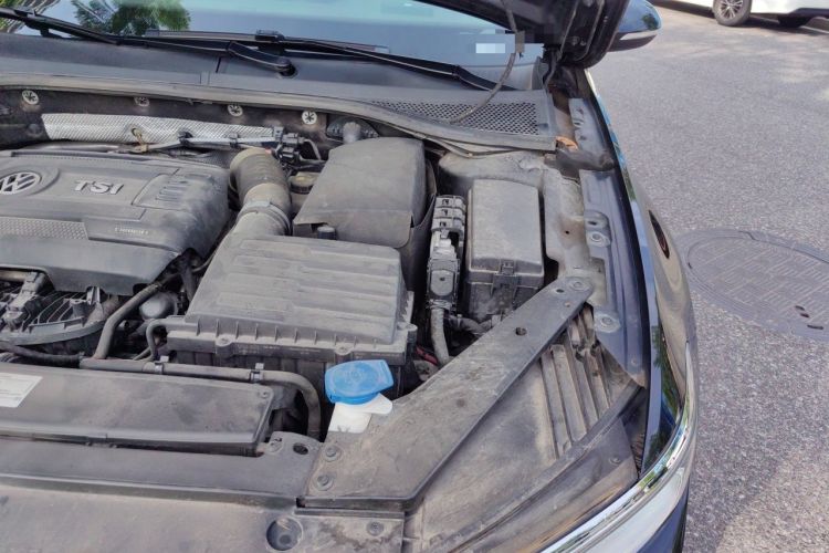 Used Volkswagen Magotan 2017 330TSI DSG Luxury Model Engine Bay Left