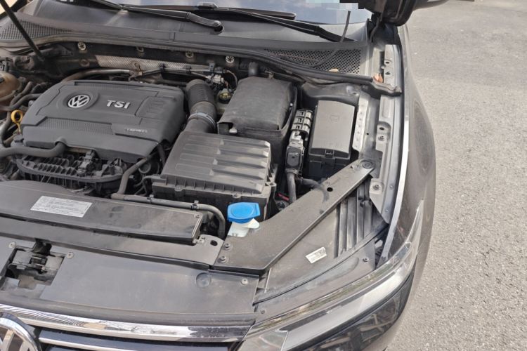 Used Volkswagen Magotan 2017 380TSI DSG Luxury Model Engine Bay Left
