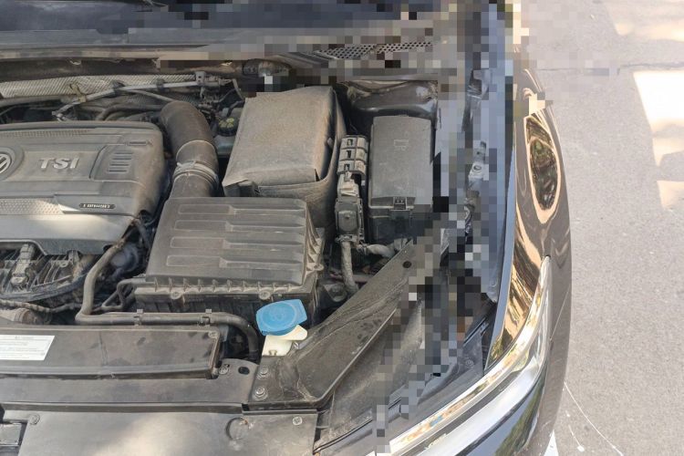 Used Volkswagen Magotan 2017 330TSI DSG Luxury Model Engine Bay Left