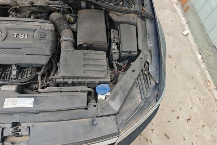 Used Volkswagen Magotan 2017 330TSI DSG Luxury Model Engine Bay Left
