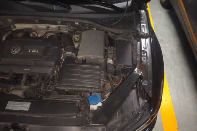 Used Volkswagen Magotan 2017 330TSI DSG Leading Model Engine Bay Left