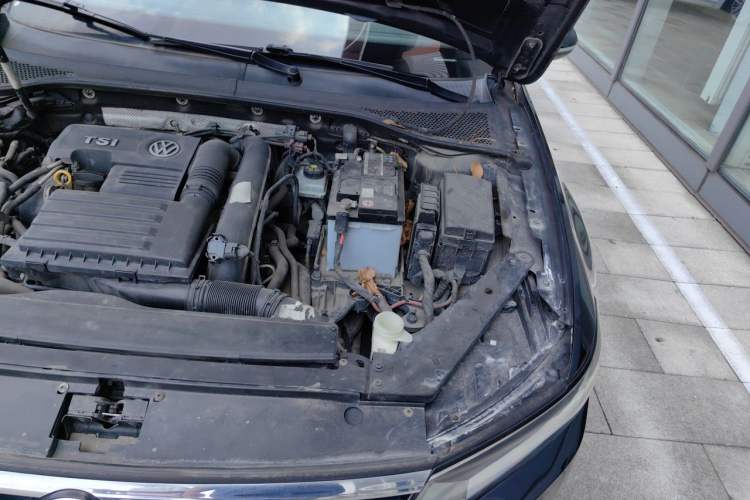Used Volkswagen Magotan 2017 280TSI DSG Comfort Model Engine Bay Left
