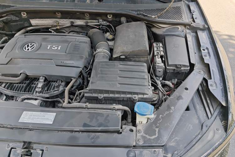 Used Volkswagen Magotan 2017 330TSI DSG Leading Model Engine Bay Left