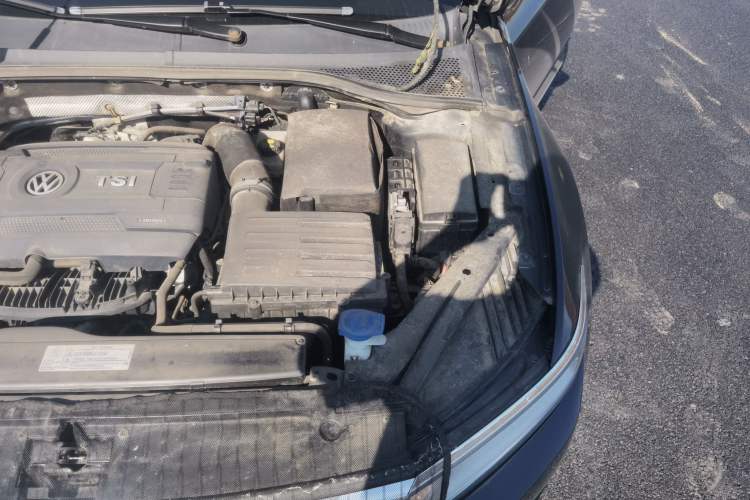 Used Volkswagen Magotan 2017 330TSI DSG Luxury Model Engine Bay Left