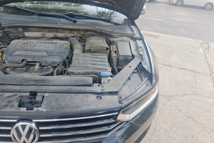 Used Volkswagen Magotan 2017 330TSI DSG Leading Model Engine Bay Left