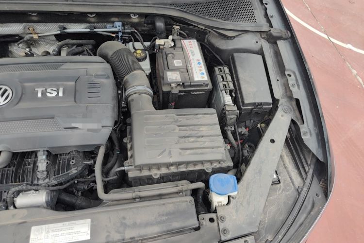Used Volkswagen Magotan 2017 330TSI DSG Luxury Model Engine Bay Left